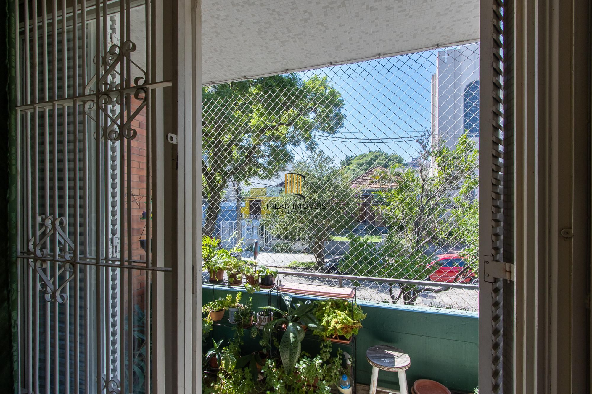 APARTAMENTO REFORMADO, 3 DORMITÓRIOS 129M² PRIVATIVOS, 1 VAGA, ELEVADOR - BAIRRO SANTA CECILIA