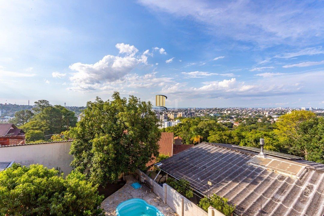 Casa 3 dormitórios no bairro Teresópolis