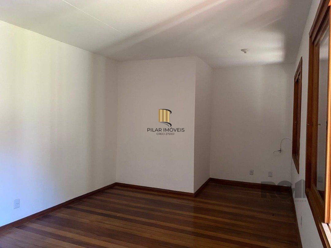 Casa de Condomínio 3 dormitórios no bairro Hípica