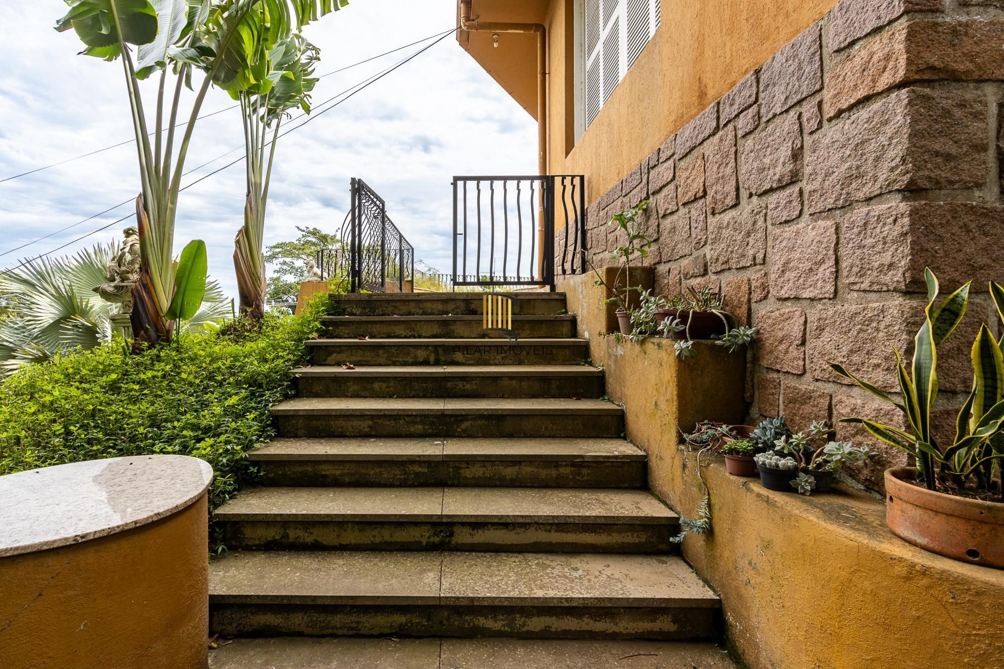 Casa 4 dormitórios no bairro Vila Conceição