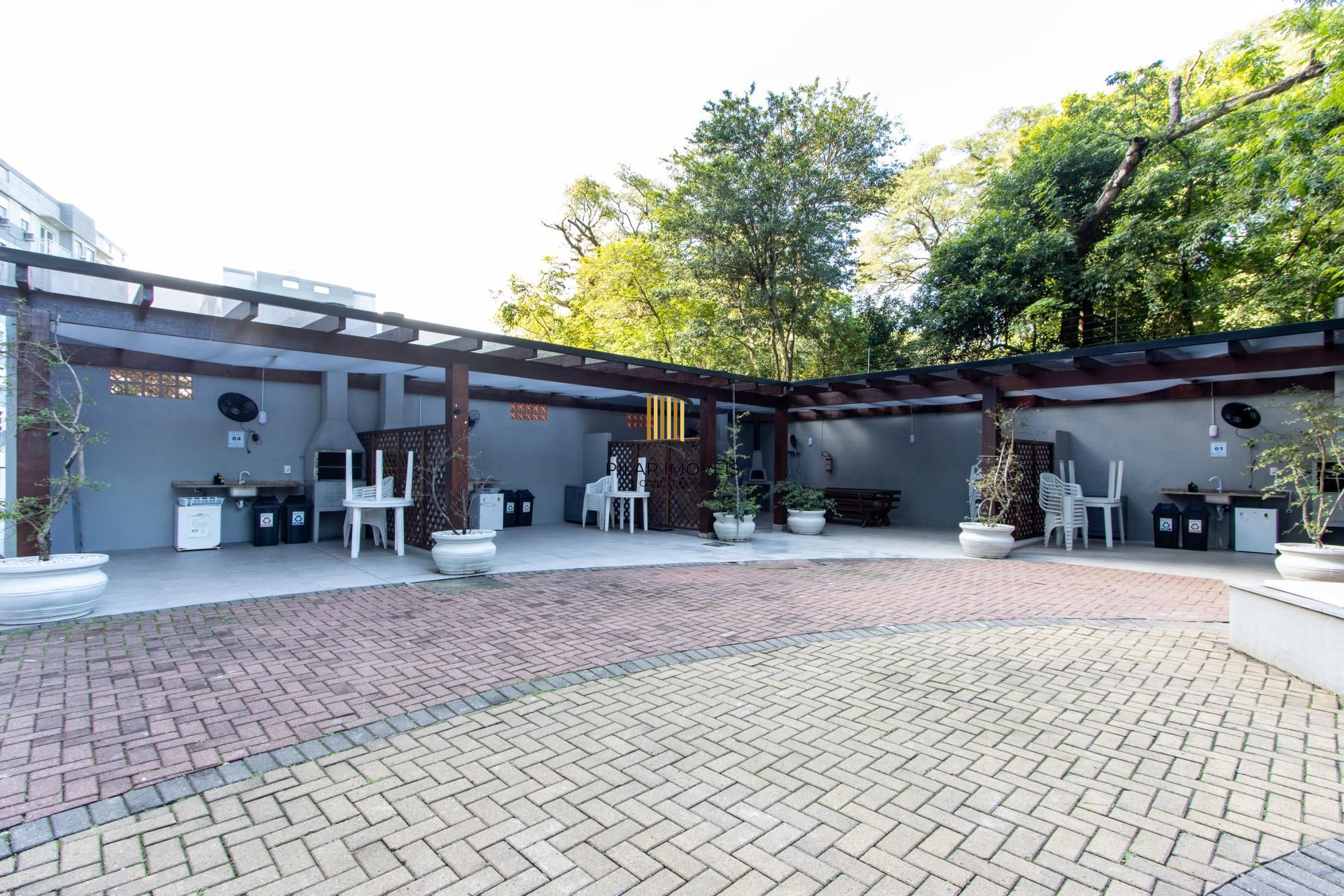 Apartamento no Bairro Cristal de 3 dormitórios,1 Suíte, Semi mobiliado com 1 vaga escriturada