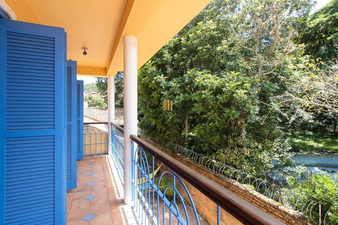 Casa 4 dormitórios no bairro Jardim Isabel