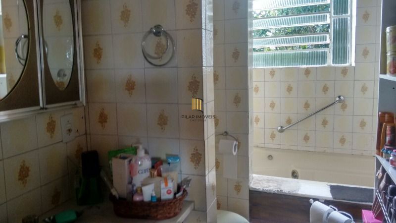 Casa para Venda - 320m², 3 dormitórios, sendo 1 suites, 4 vagas - Cristal