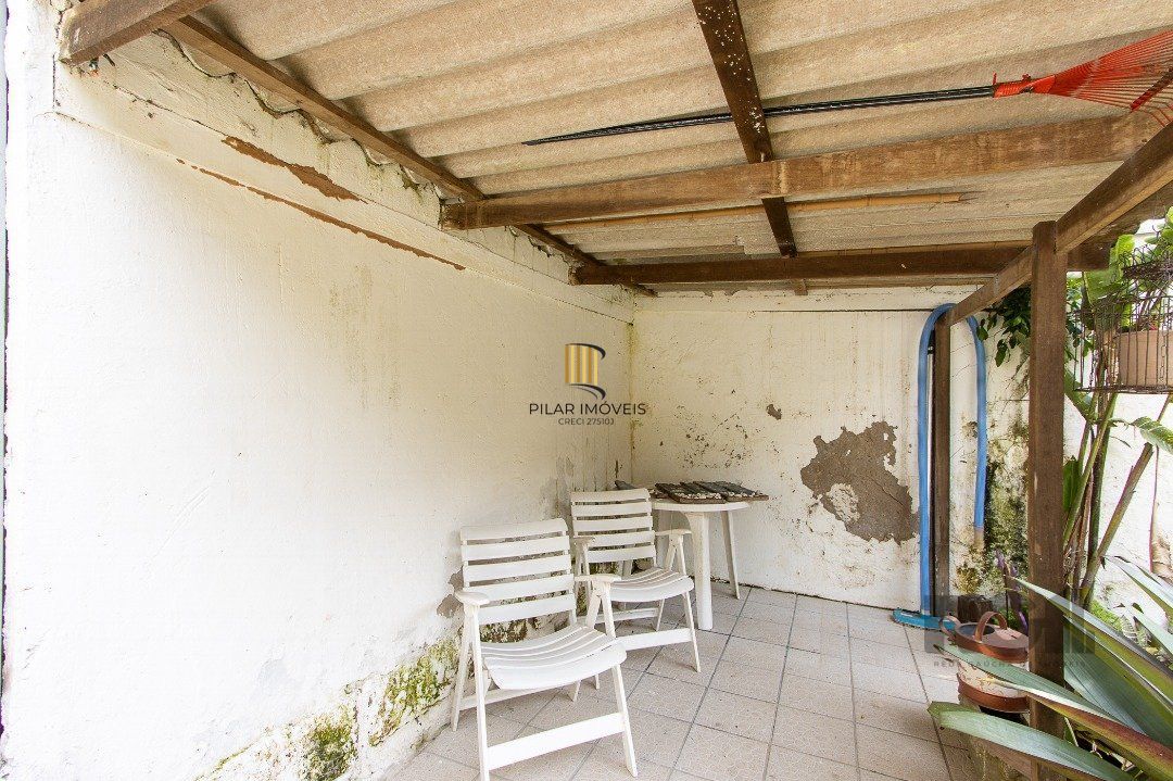 Casa para Venda - 300m², 3 dormitórios, sendo 1 suites, 4 vagas - Nonoai