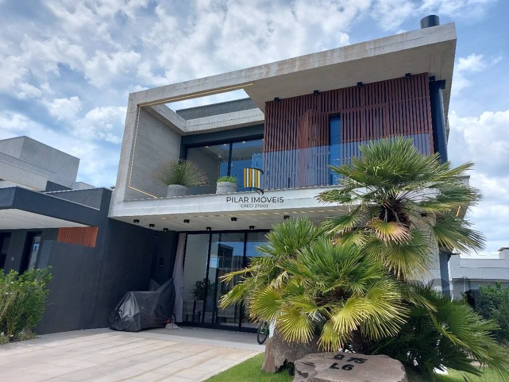 Casa de Condomínio 4 dormitórios no bairro Centro