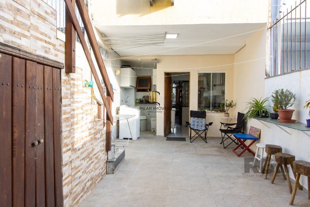 Casa para Venda - 204m², 3 quartos, 2 suites, 1 vaga - Caminhos do Sol - Guarujá
