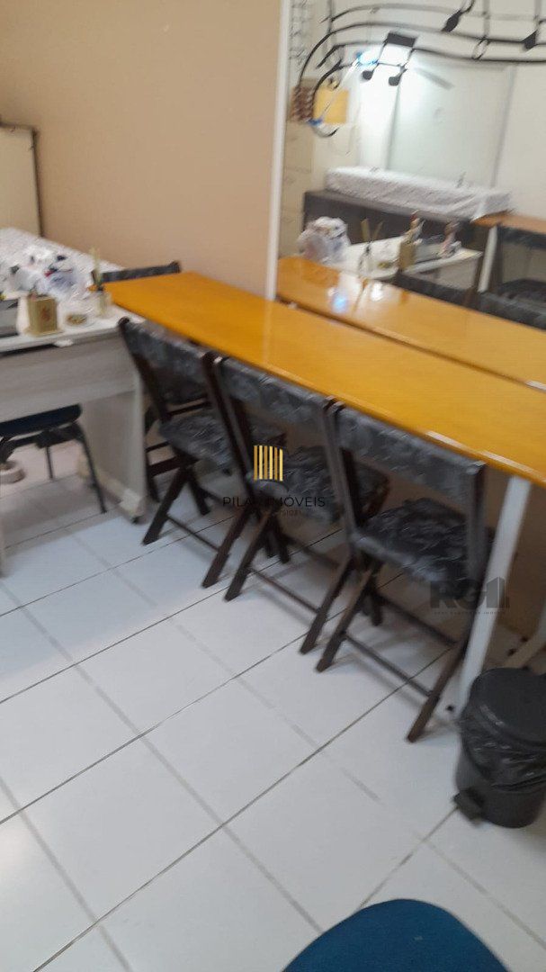 Conjunto/Sala Bairro petrópolis.