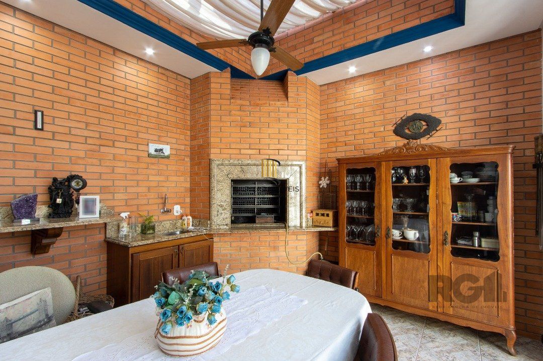 Casa 3 dormitórios no bairro Três Figueiras