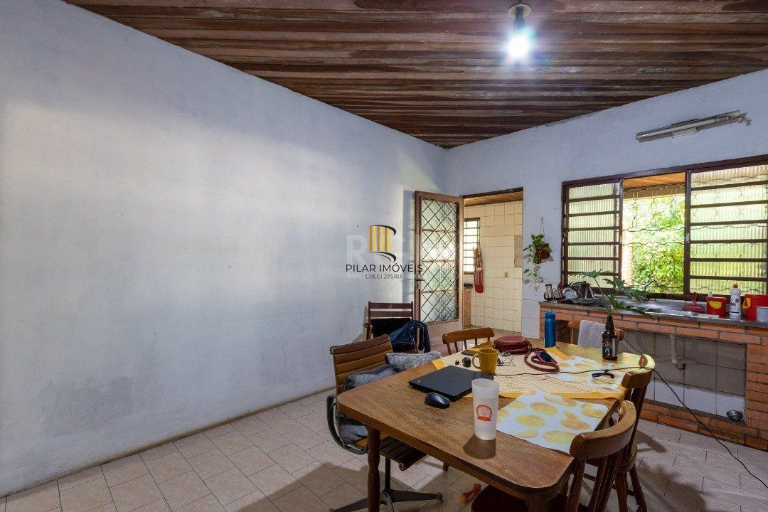 Casa para Venda - 2200m², 3 dormitórios, Lomba do Pinheiro