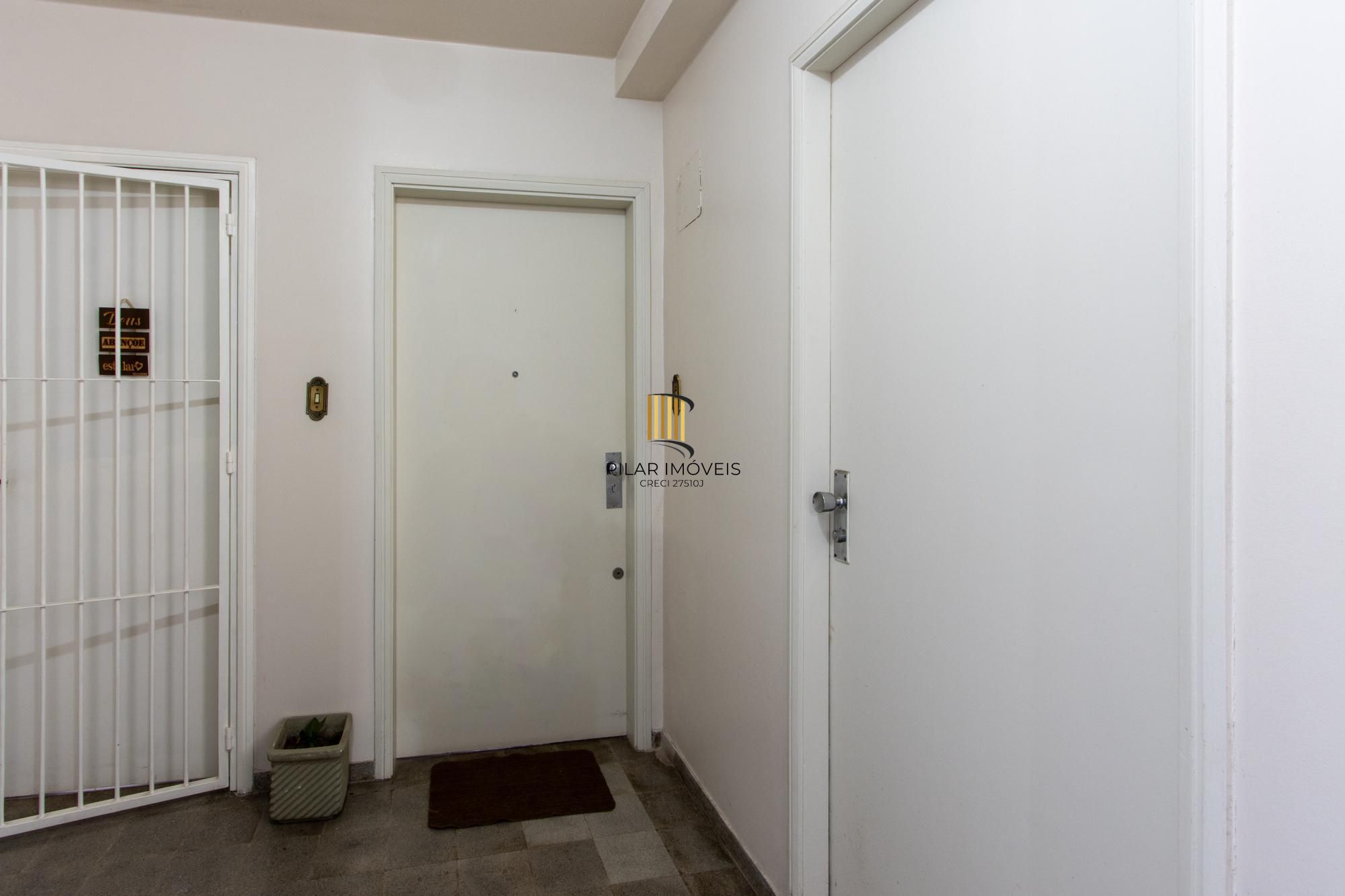 Apartamento de 3 dormitórios com uma vaga de garagem à venda no bairro Menino Deus – Porto Alegre