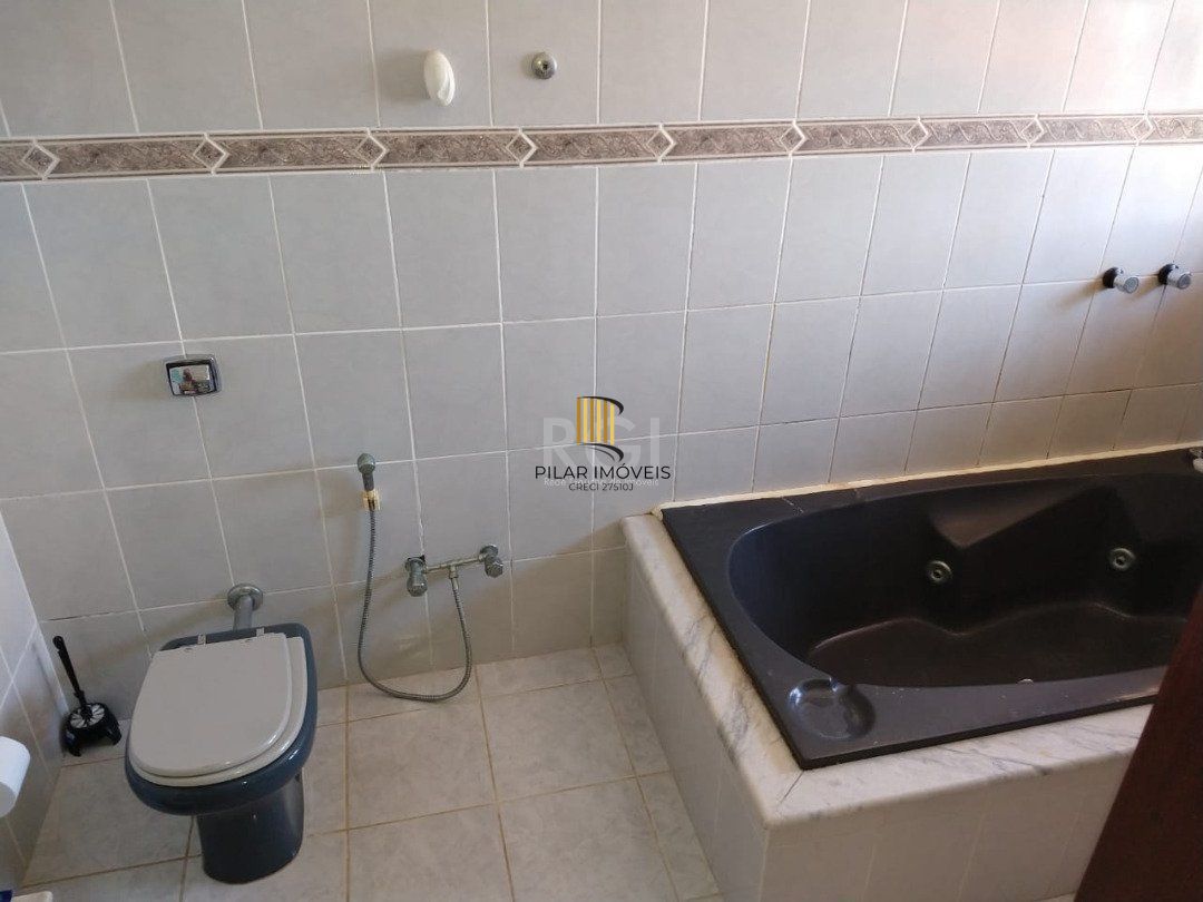 Casa Condominio para Venda - 308m², 5 dormitórios, sendo 1 suites, 3 vagas - Nonoai