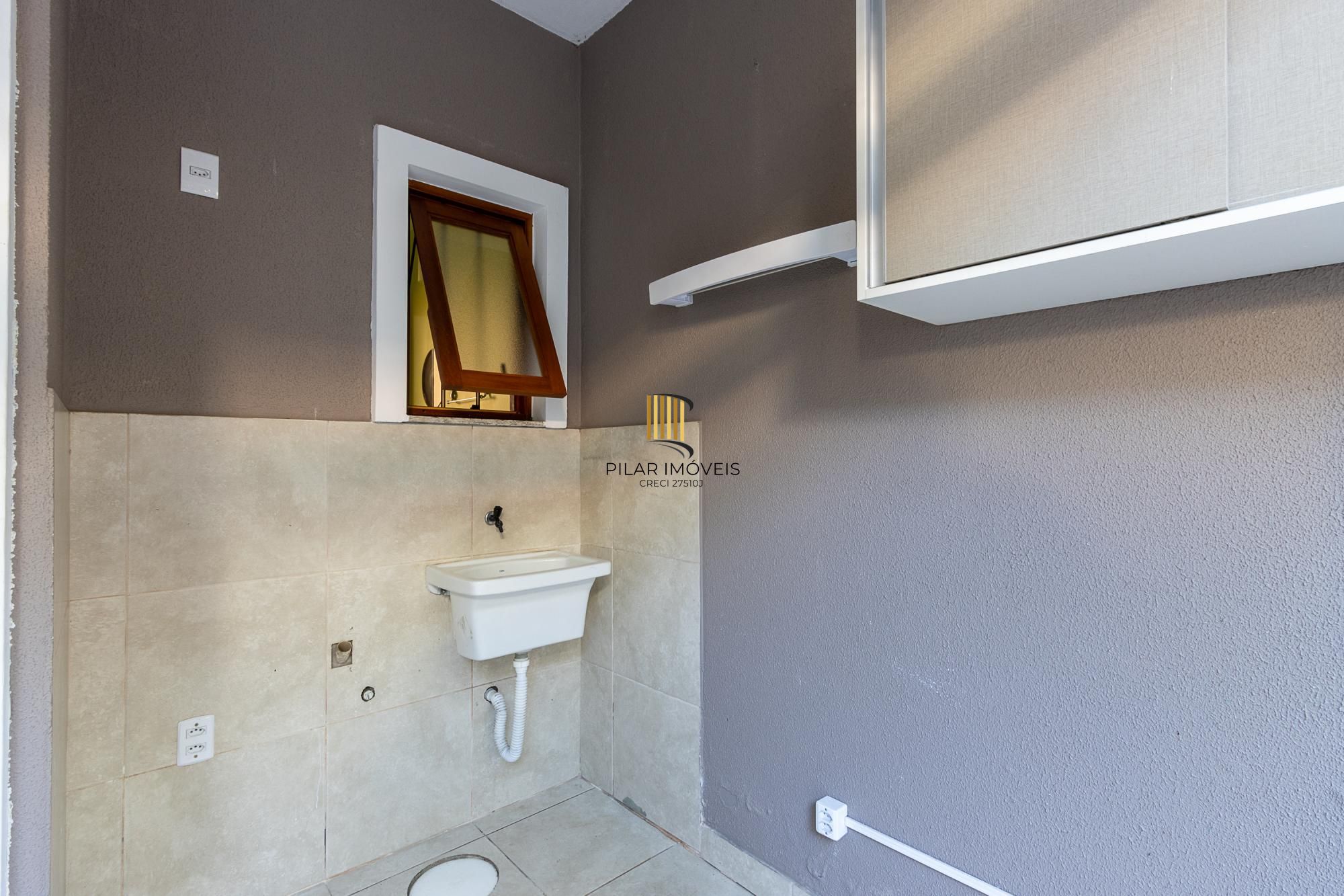 Casa para Venda - 135.78m², 3 dormitórios, sendo 3 suites, 1 vaga - Guarujá