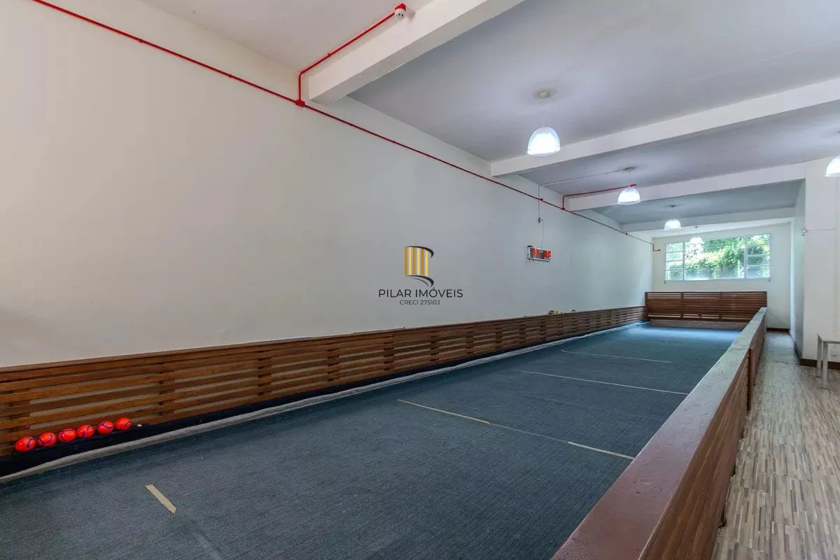 Apartamento com 3 dormitórios, 2 vagas e 231.61m² - Bairro Menino Deus