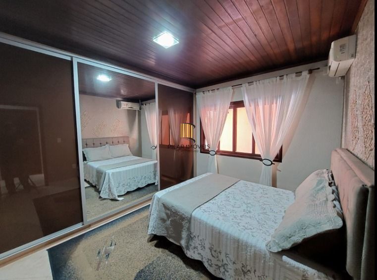 Casa para Venda - 198m², 2 dormitórios, 2 vagas - Belém Novo