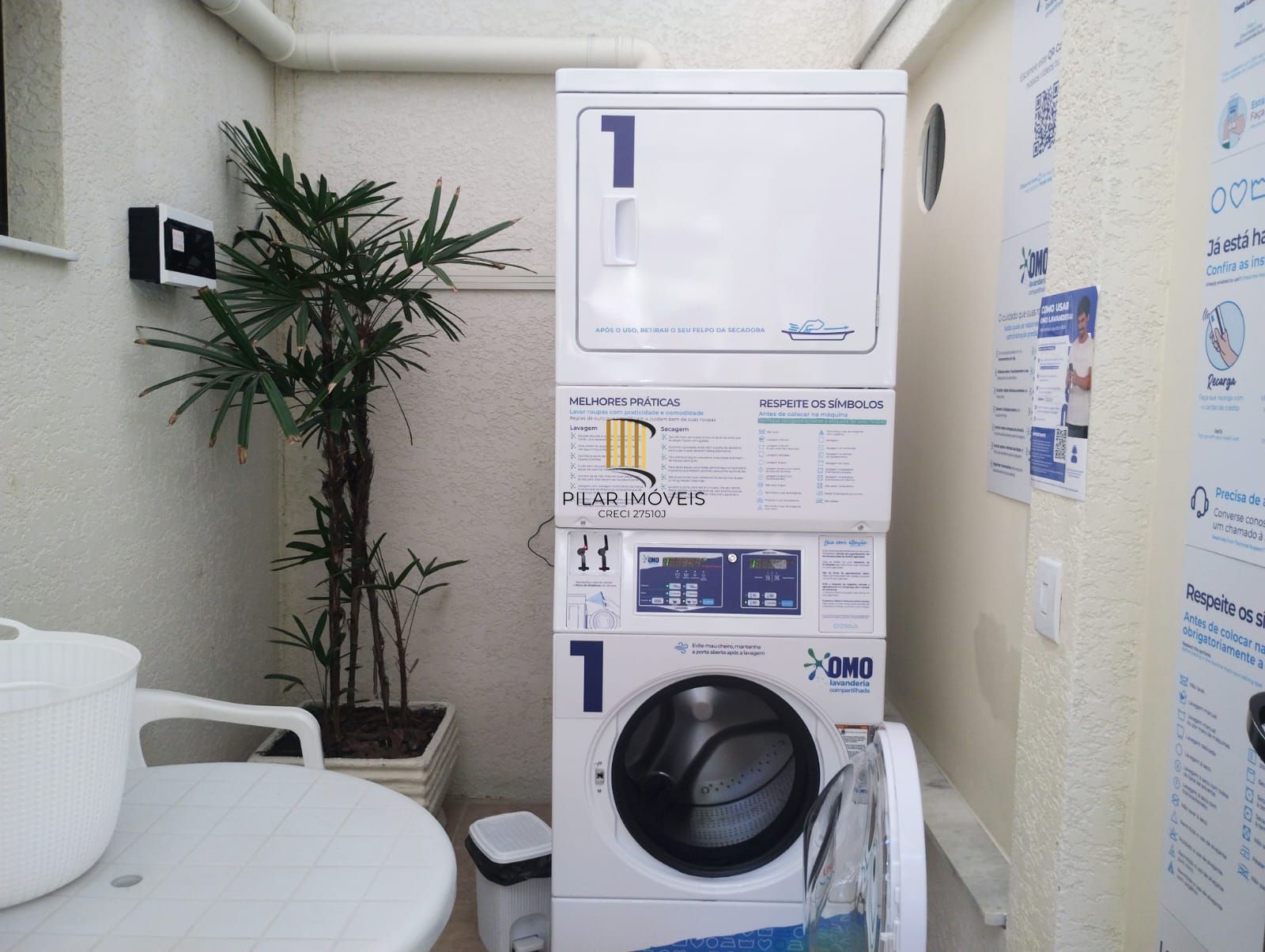 Apartamento 03 dormitórios, 01 suíte, 02 vagas individuais e cobertas, infraestrutura completa, Bairro Cristal