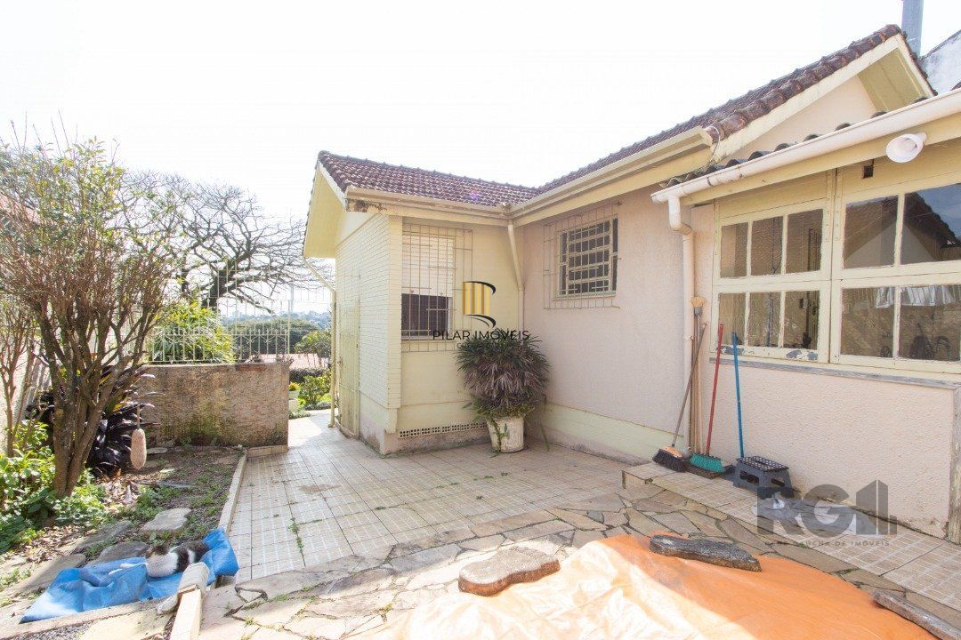 Casa em condomínio aberto, 3 quartos, edicula com 1 quarto - Bairro Santa Tereza