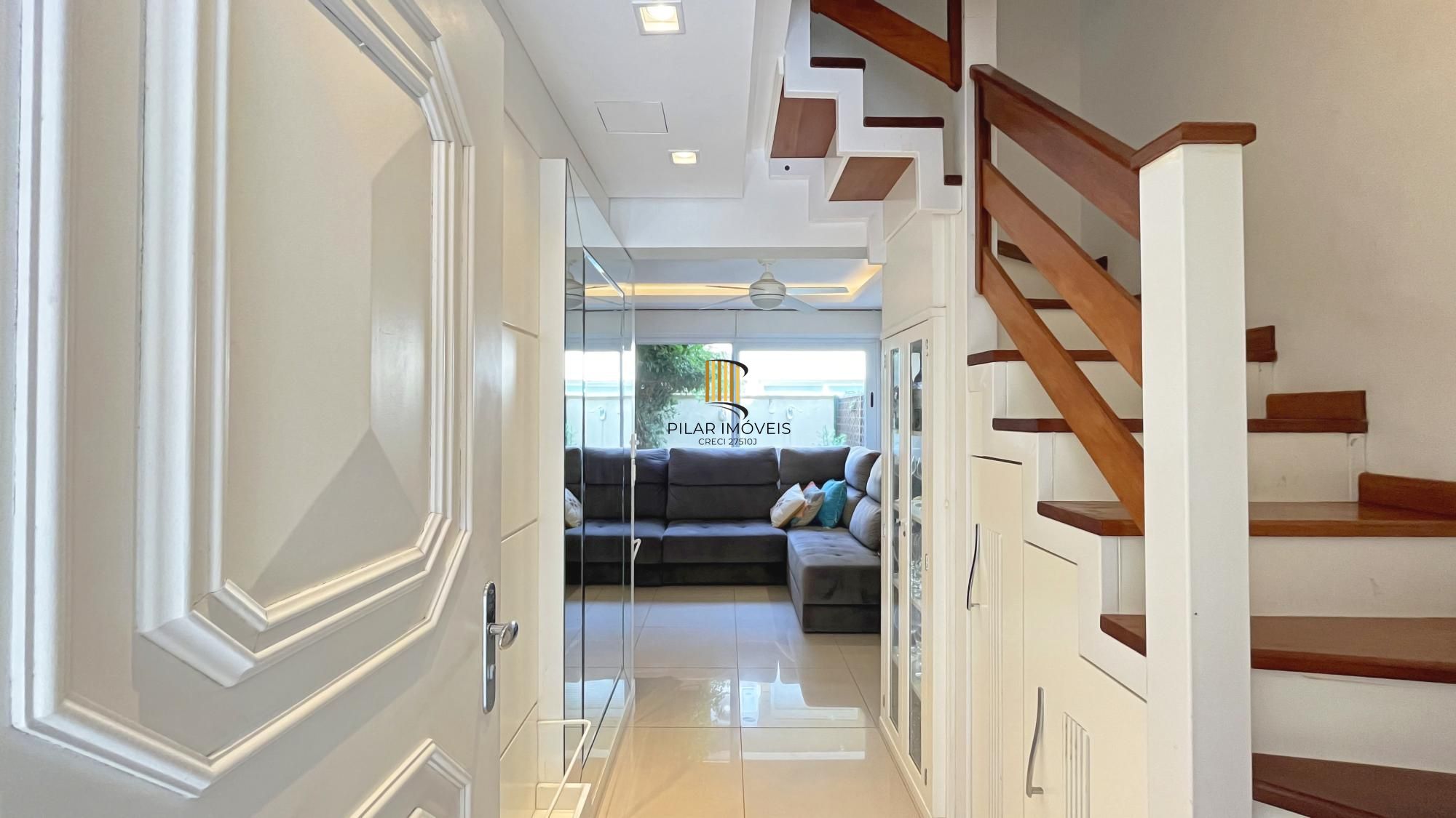 Casa em Condomínio com 3 quartos e 216m² à venda em Teresópolis, Porto Alegre.