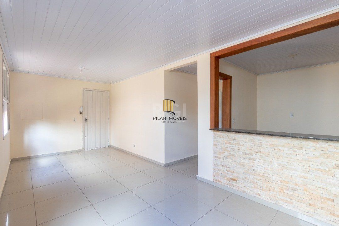 Casa térrea no Residencial Butui, possui 3 dormitórios, living espaçoso, cozinha funcional, banheiro social, área de serviço independente e pátio privativo