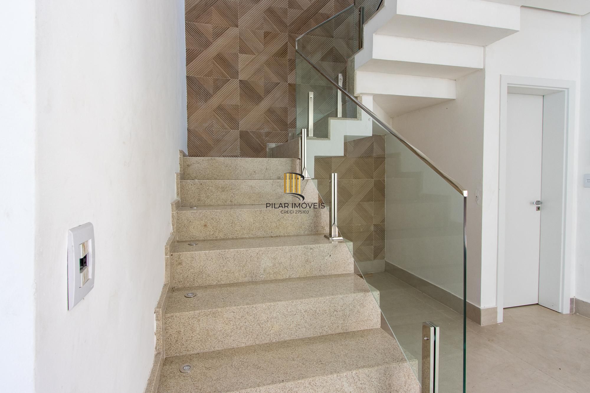 Casa de condomínio, 3 dormitórios, 3 suítes.