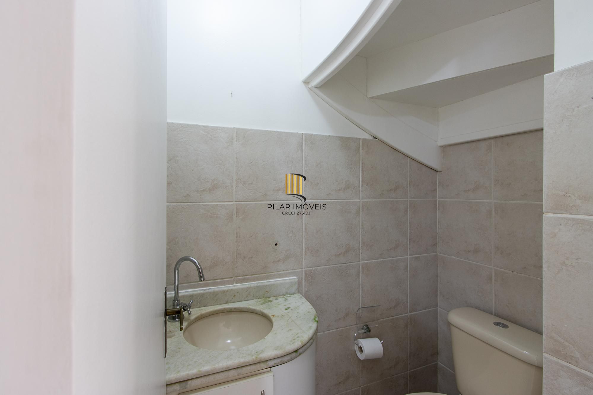 Casa de Condomínio 3 dormitórios no bairro Cristal