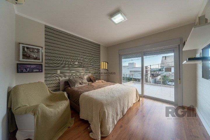 Casa de Condomínio 3 dormitórios no bairro Hípica