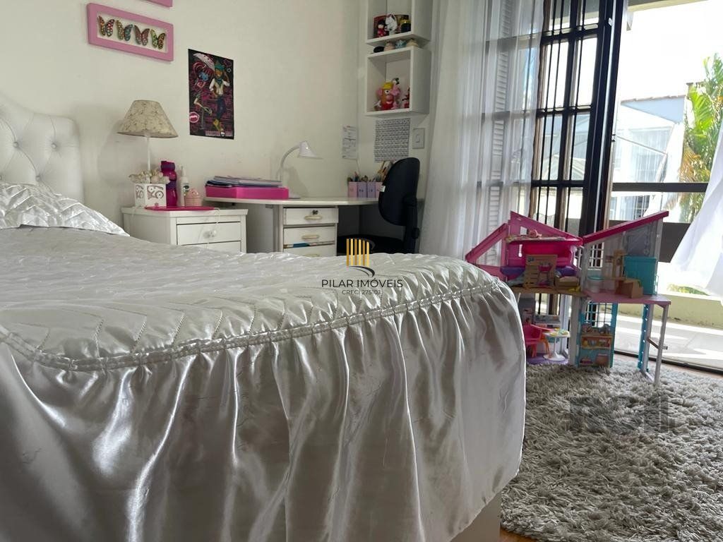 Casa 5 dormitórios no bairro Nonoai
