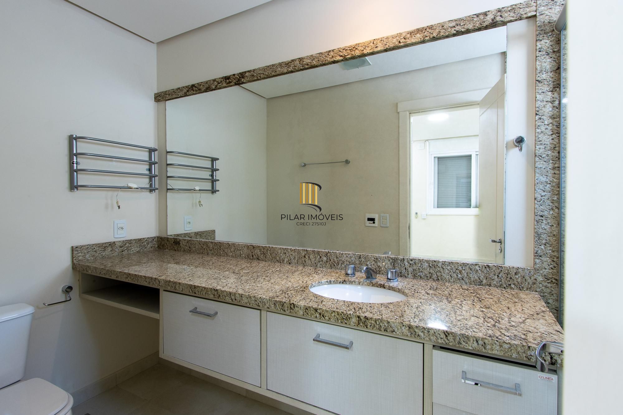 Casa de Condomínio 4 dormitórios no bairro Belém Novo