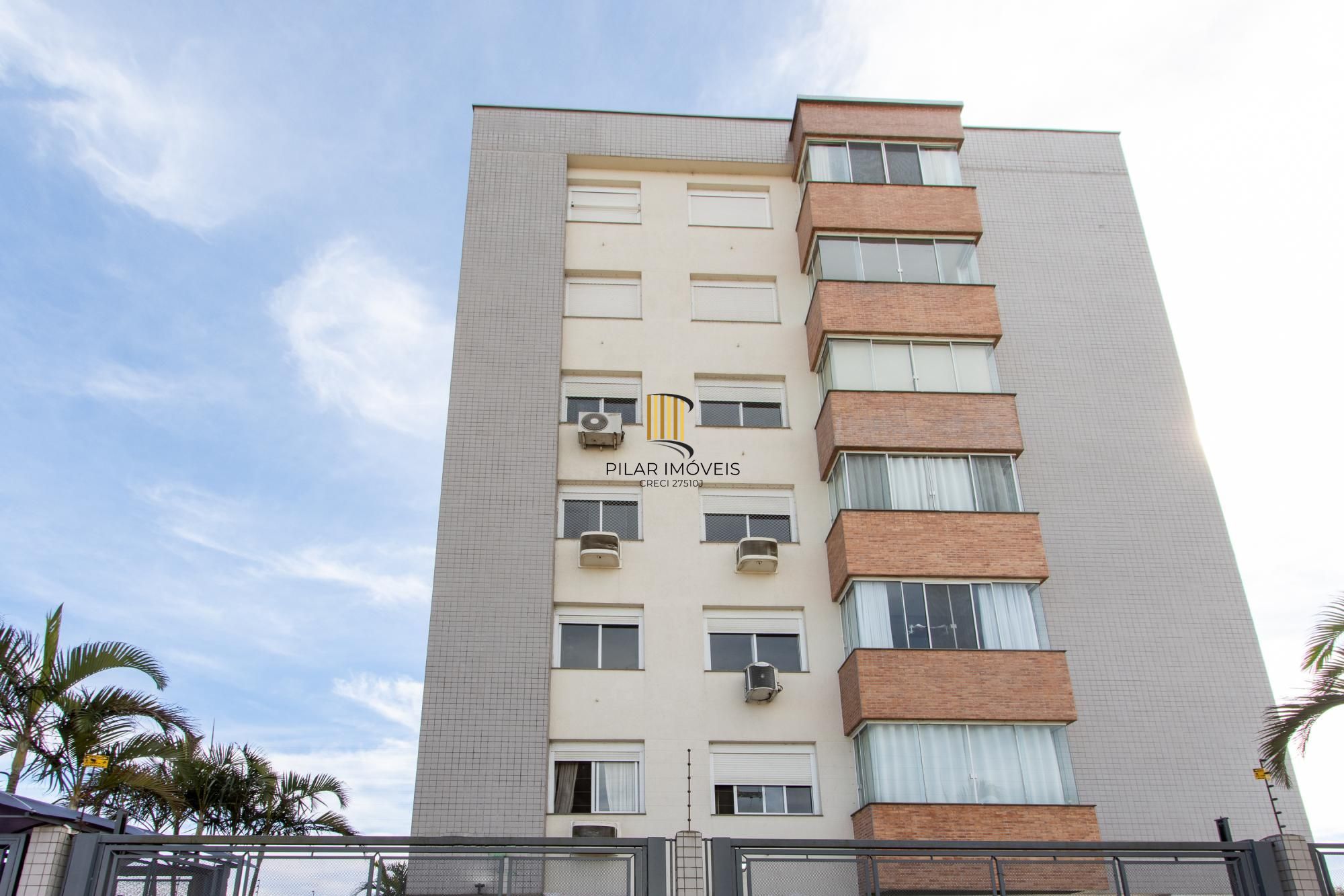 Apartamento de 2 dormitórios, na zona sul de Porto Alegre, semi-mobiliado, churrasqueira e box escriturado.