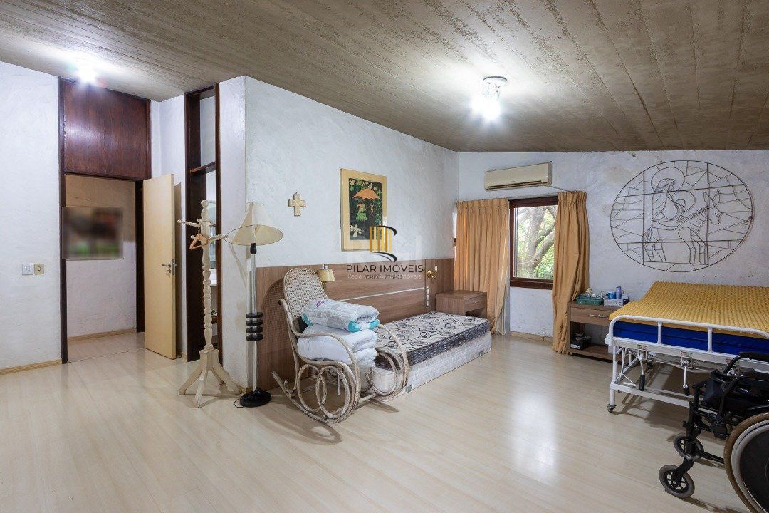 Casa para Venda - 600m², 3 dormitórios, sendo 1 suites, 8 vagas - Vila Assunção