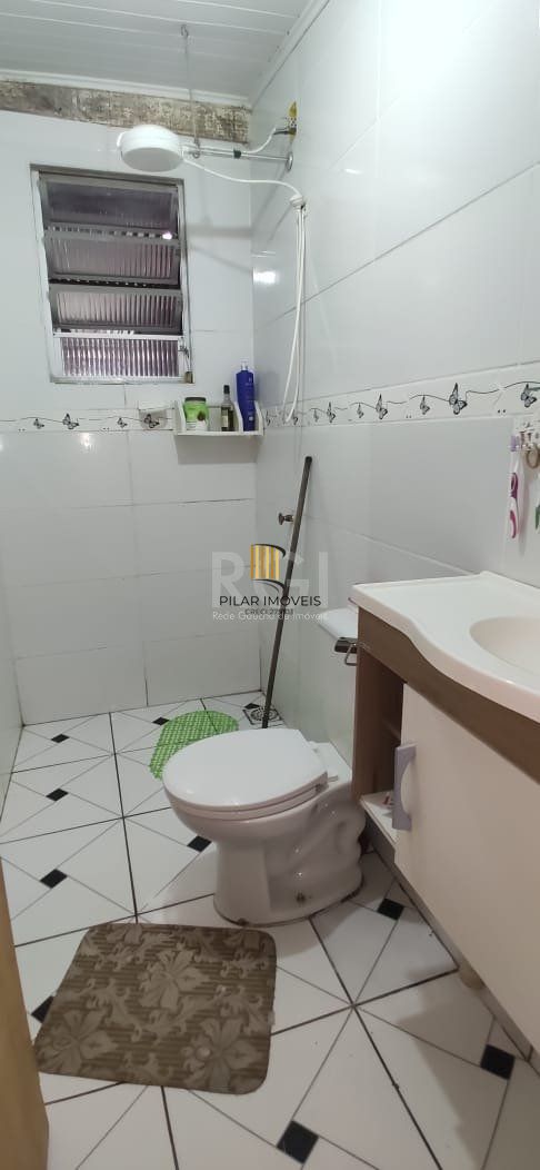 Casa para Venda com 2 dormitórios e 2 vagas no bairro Hípica