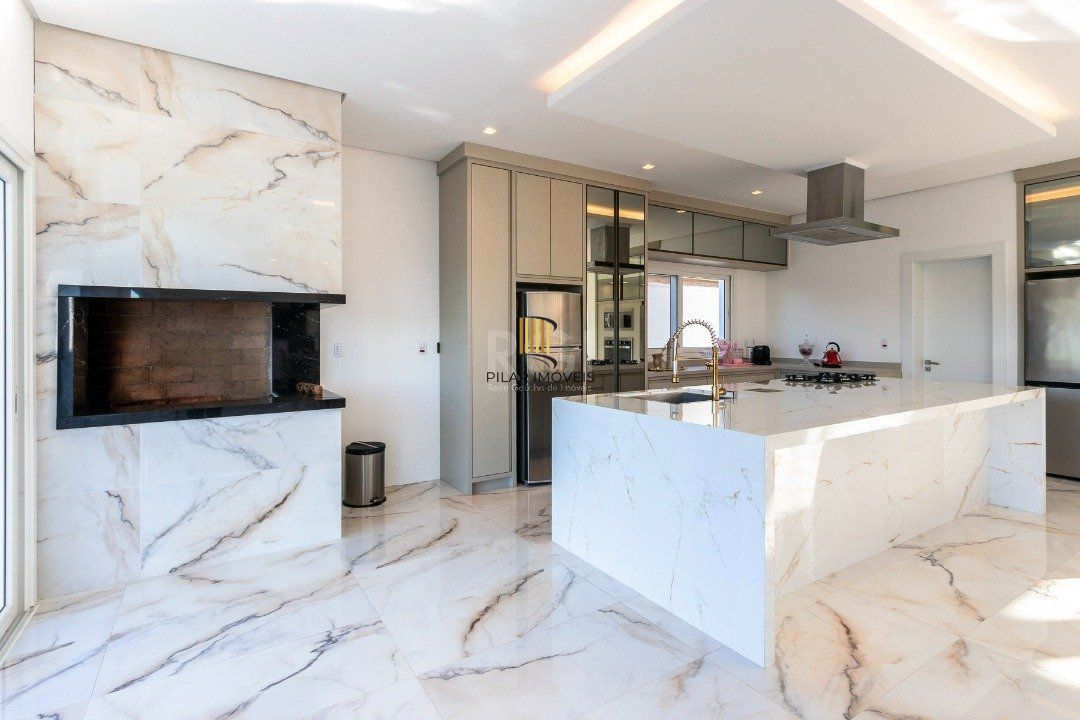 Casa Condominio para Venda - 388m², 5 dormitórios, sendo 3 suites, 4 vagas - Terra Ville