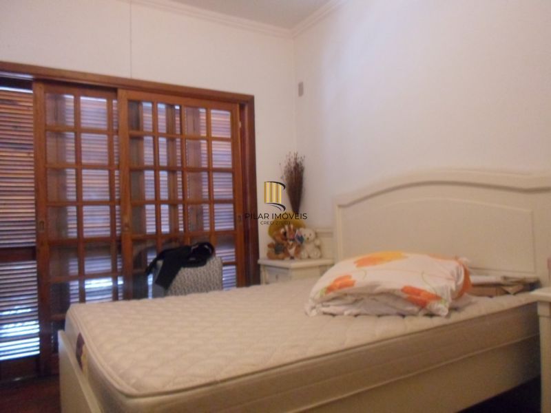 Casa para Venda - 400m², 6 dormitórios, sendo 2 suites, 5 vagas - Santo Antonio