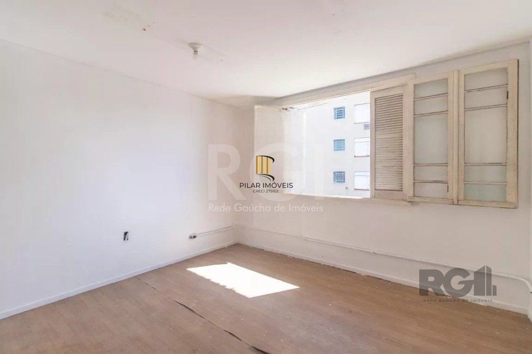 Casa para Venda - 200m², 5 dormitórios, 2 vagas - Azenha