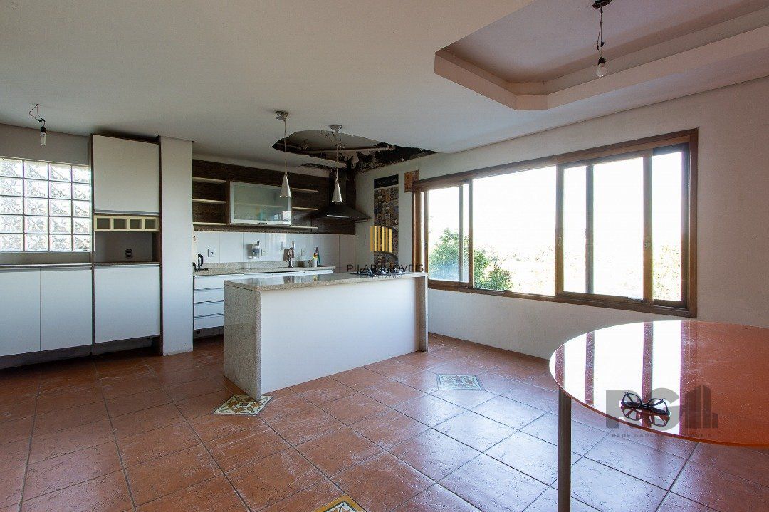 Casa para Venda - 380m², 4 dormitórios, sendo 1 suites, 4 vagas - Vila Assunção
