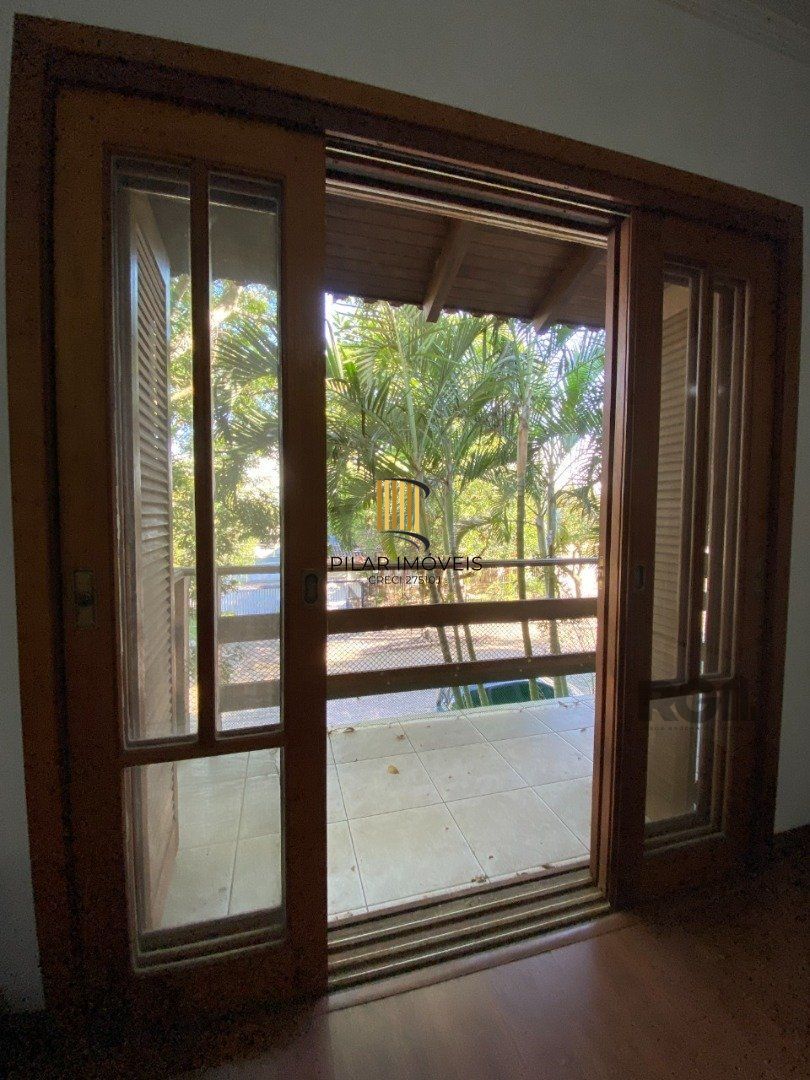 Casa para Venda - 350m², 4 dormitórios, sendo 4 suites, 4 vagas - Tristeza