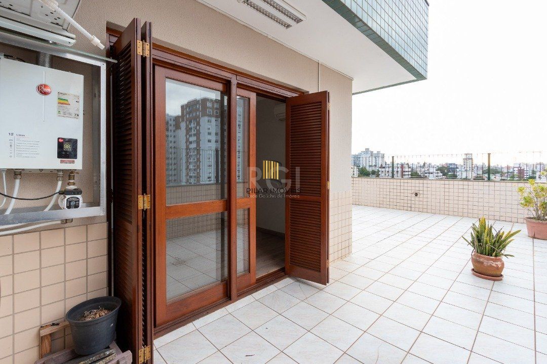 Cobertura para Venda - 247.08m², 3 dormitórios, sendo 1 suites, 2 vagas - Vila Ipiranga