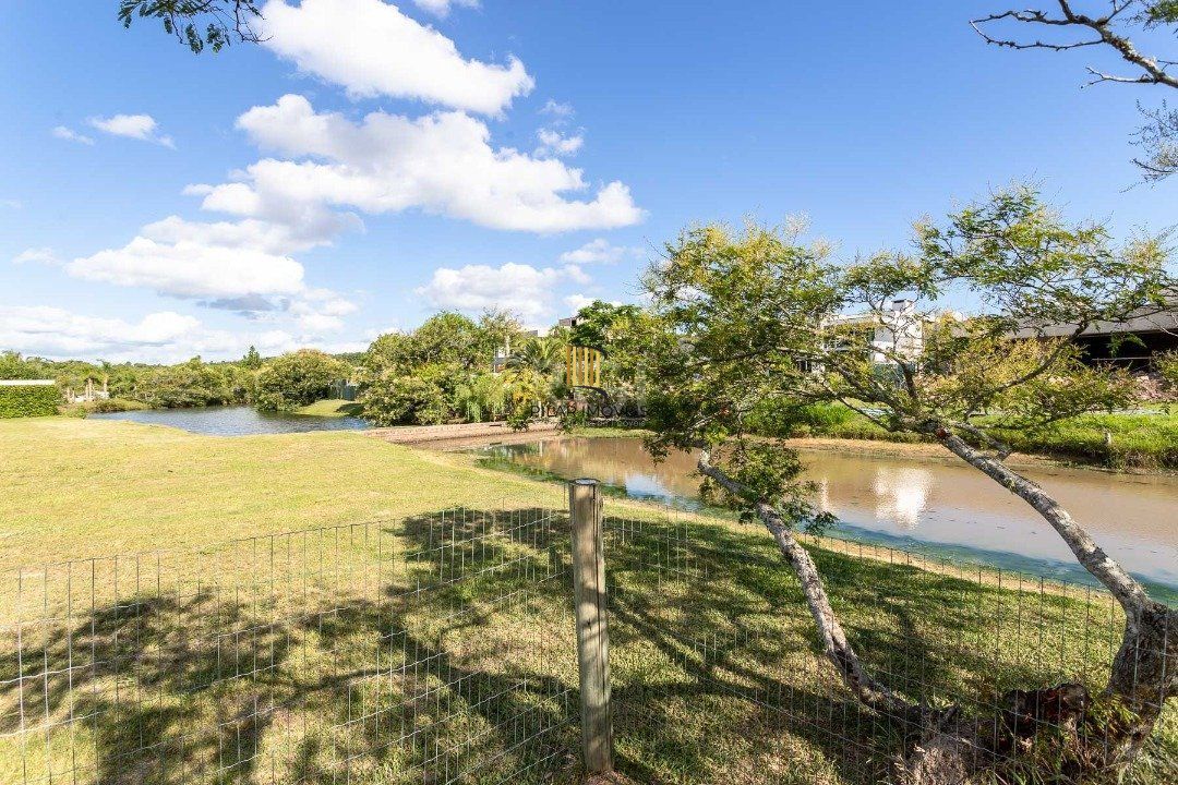 Casa Condominio para Venda - 380m², 3 dormitórios, sendo 3 suites, 6 vagas - Terra Ville
