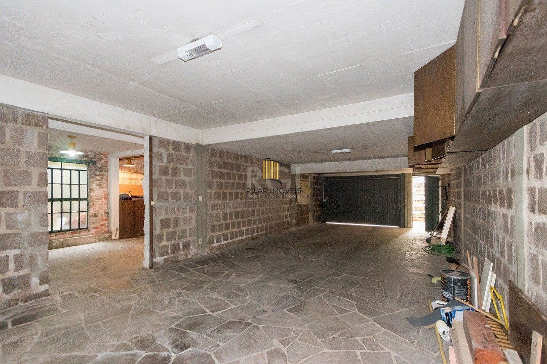 Casa para Venda - 430m², 4 dormitórios, sendo 1 suites, 5 vagas - Cristal