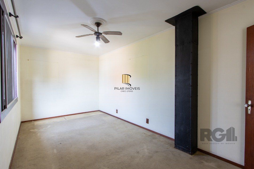 Casa para Venda - 72.6m², 4 dormitórios, sendo 1 suites, 6 vagas - Camaquã