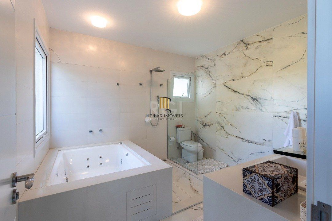 Casa Condominio para Venda - 339.3m², 4 dormitórios, sendo 4 suites, 6 vagas - Terra Ville