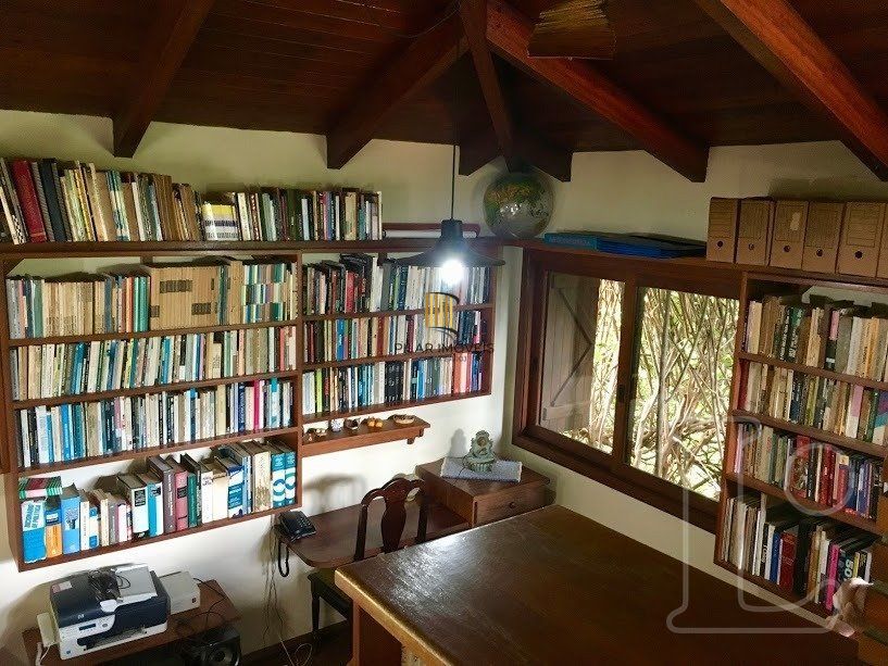 Casa para Venda - 570m², 3 dormitórios, sendo 1 suites, 2 vagas - Hípica