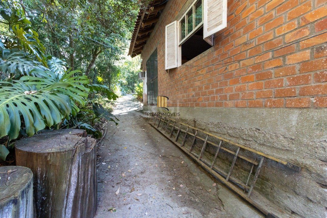 Casa 3 dormitórios no bairro Belém Novo