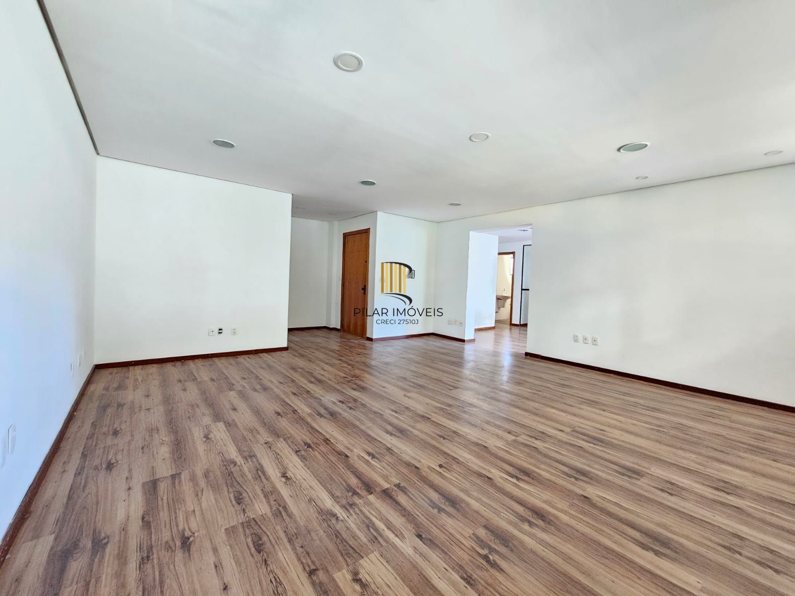 Sala comercial na Quintino Bocaiúva