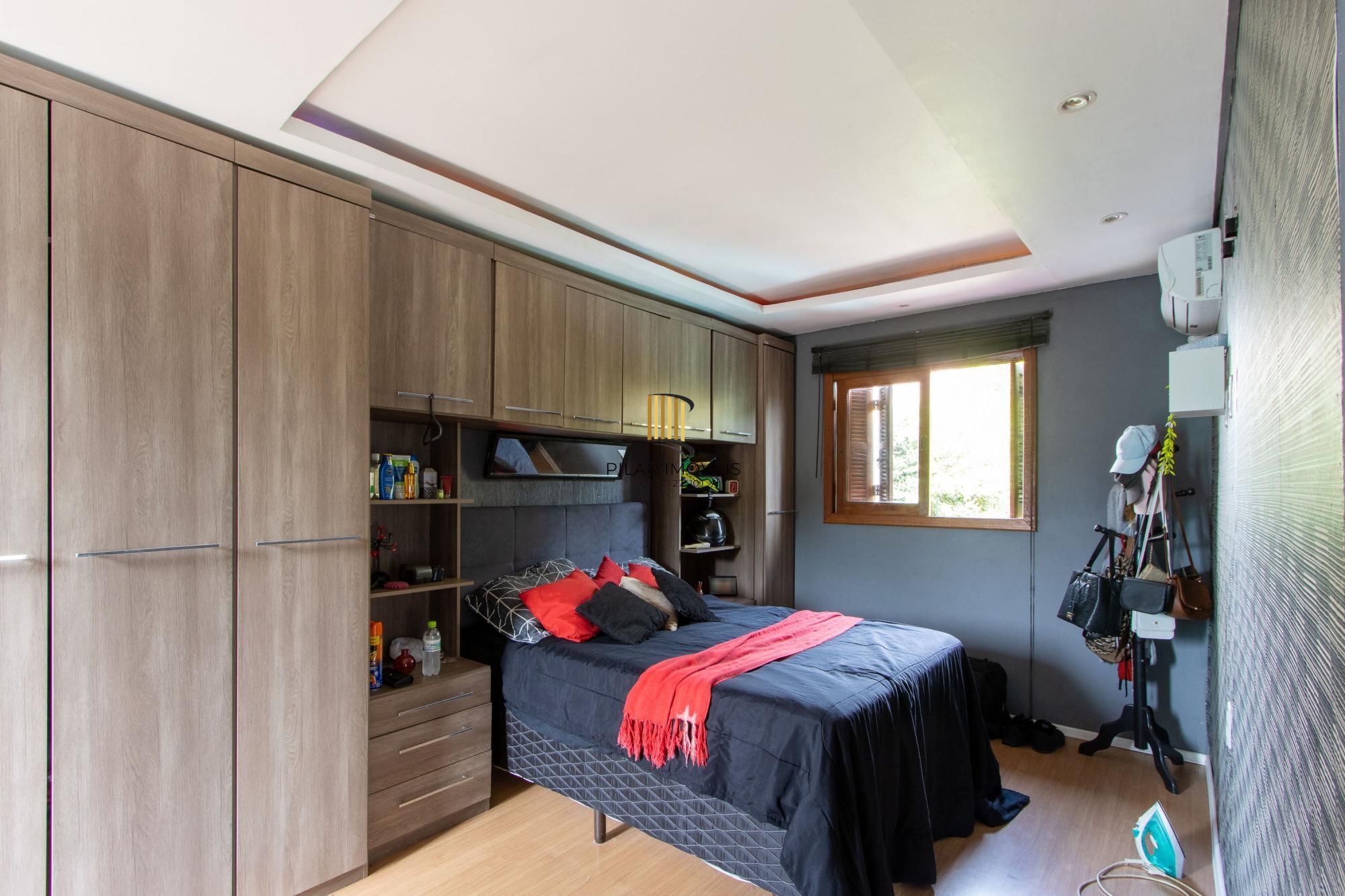 Casa/Sobrado  4 dormitórios com piscina