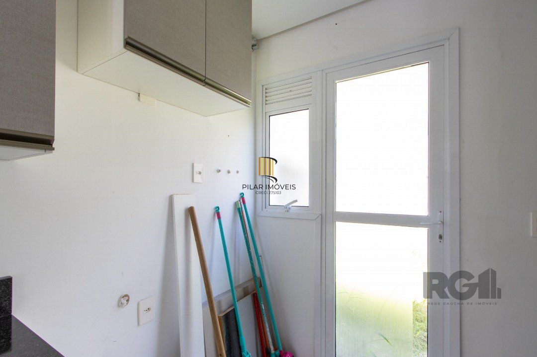 Casa em Condomínio, 197m², 3dormitórios, bairro Glória
