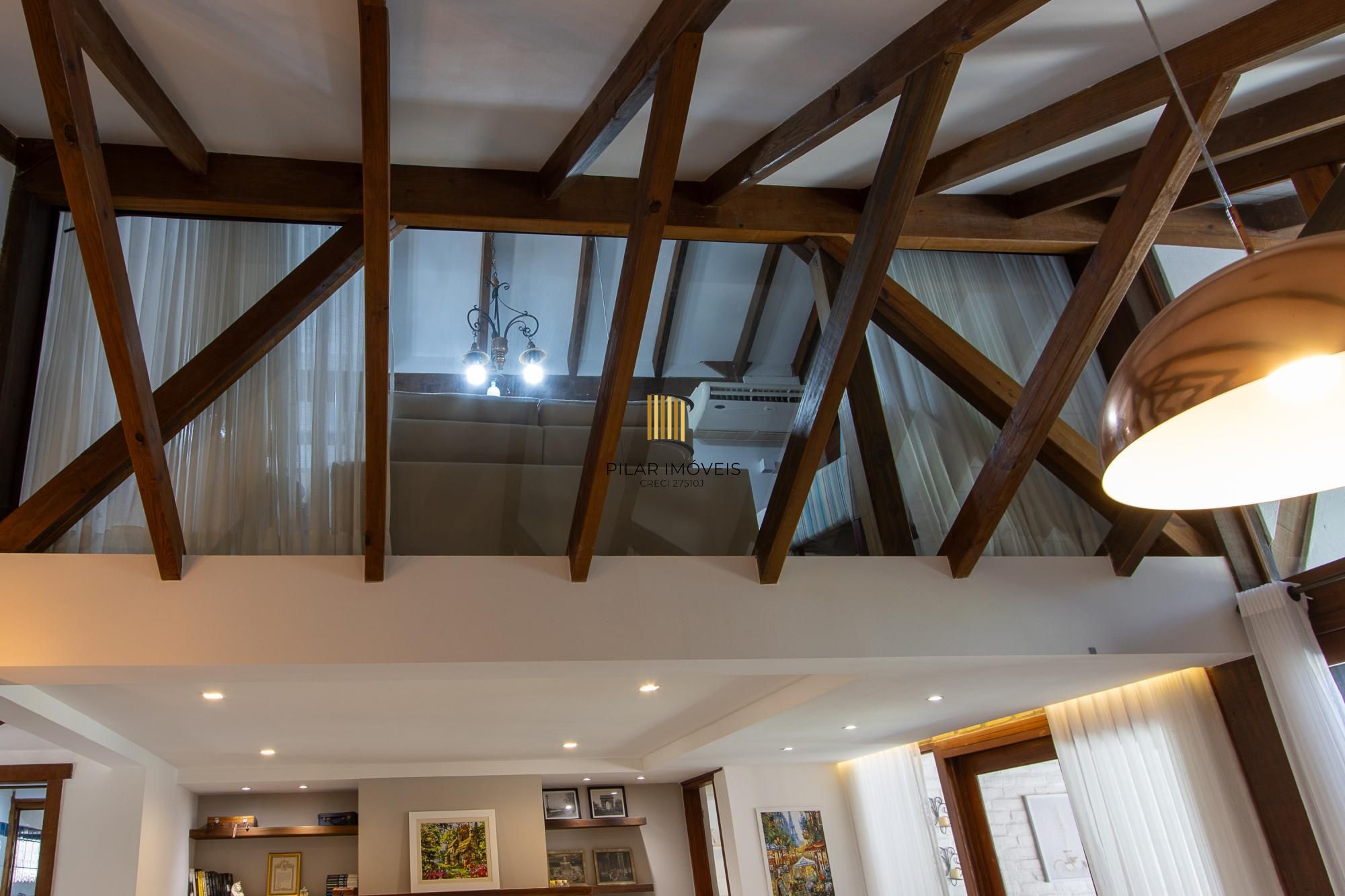 Casa 4 suites no Terra Ville, com home office, estar íntimo, 4 vagas e piscina.