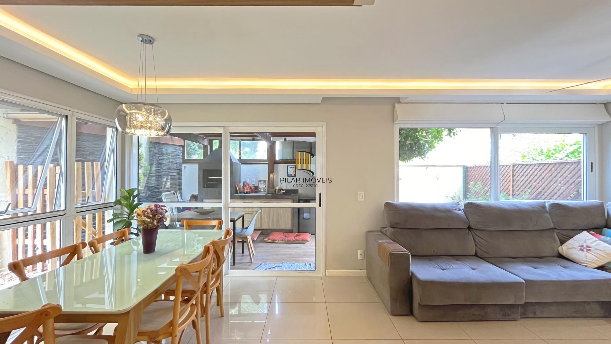 Casa em Condomínio com 3 quartos e 216m² à venda em Teresópolis, Porto Alegre.