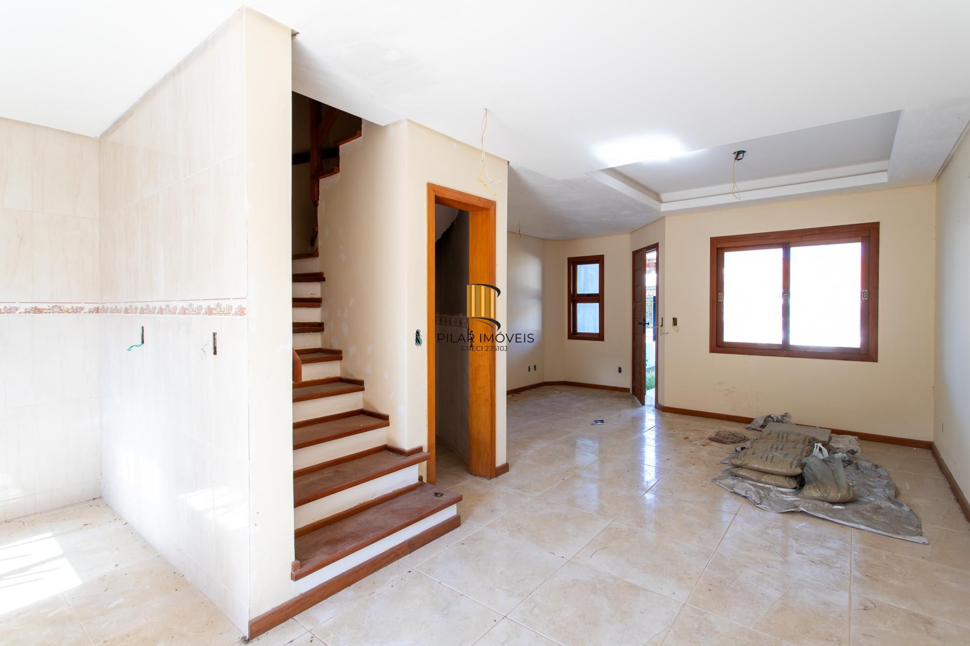 Casa para Venda - 115m², 3 dormitórios, sendo 1 suites, 2 vagas - Urubatã