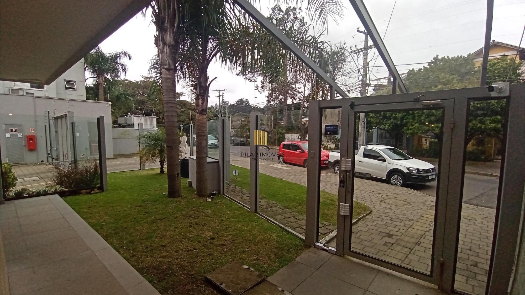 Apartamento com 3 dormitórios e 2 vagas, no bairro Ipanema