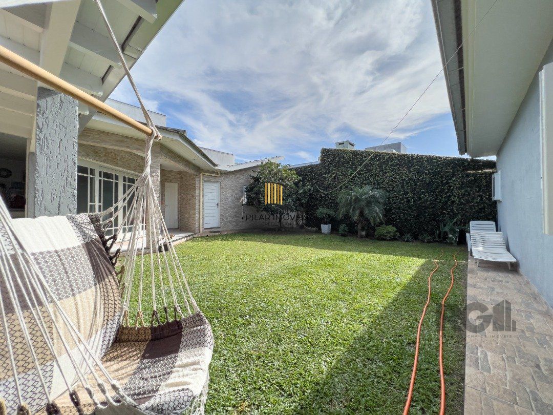 Casa Térrea mobiliada com 5 dormitórios 350m² de área - Navegantes - Capão da Canoa